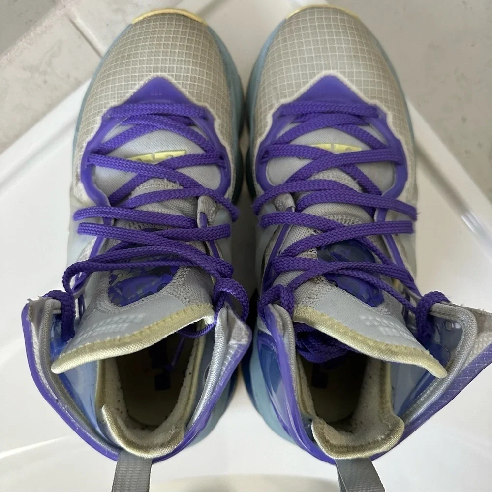 Nike Lebron 19 Boys Sneakers Size 3.5